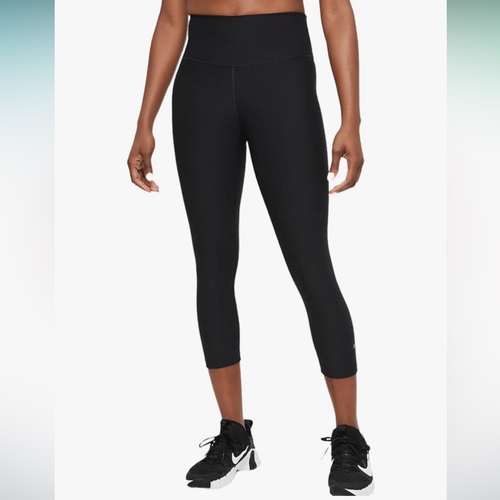 Nike Women Sculpt Hyper Tight Fit 7/8 Black Leggings
